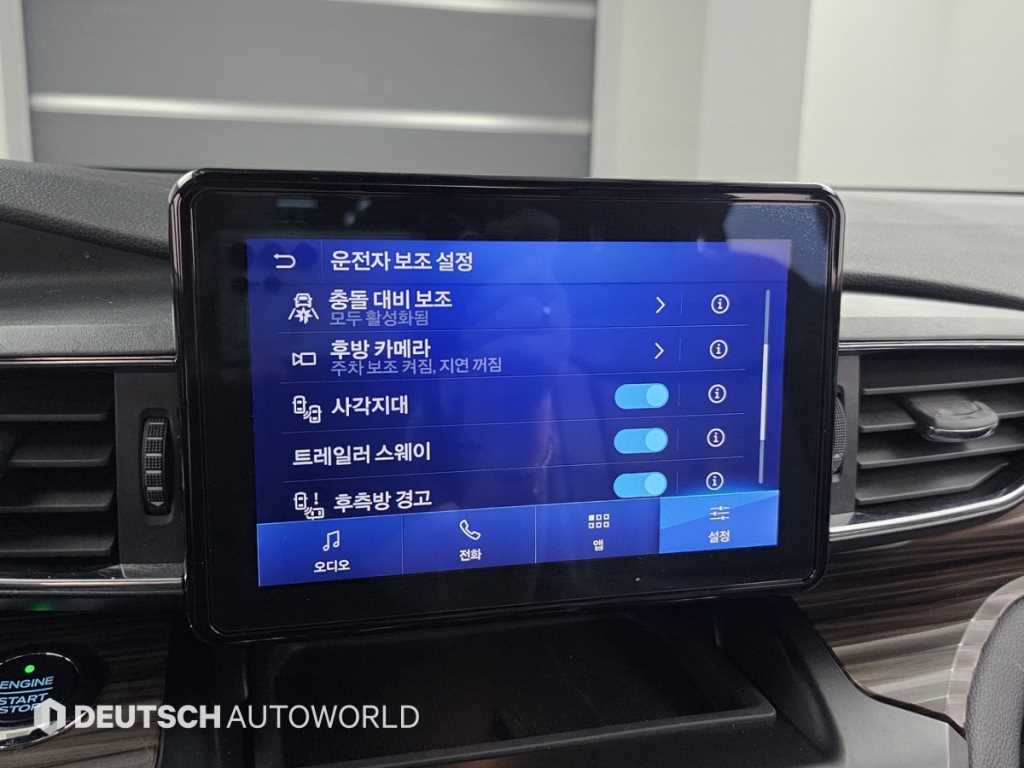Ford Explorer — photo 17