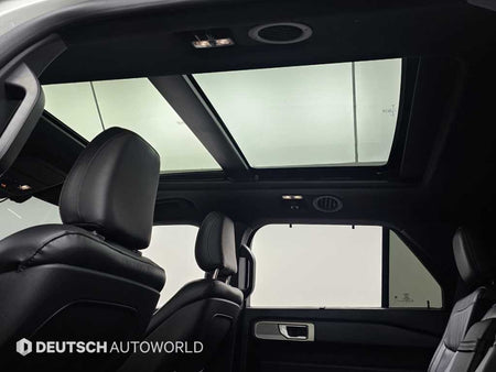 Ford Explorer — photo 18