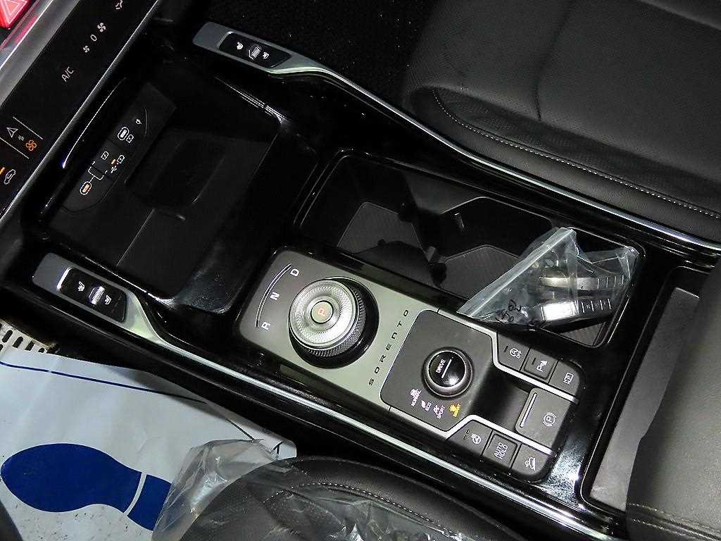 Kia Sorento — photo 12