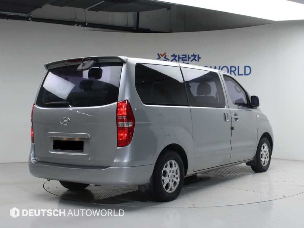 Hyundai Starex — photo 02
