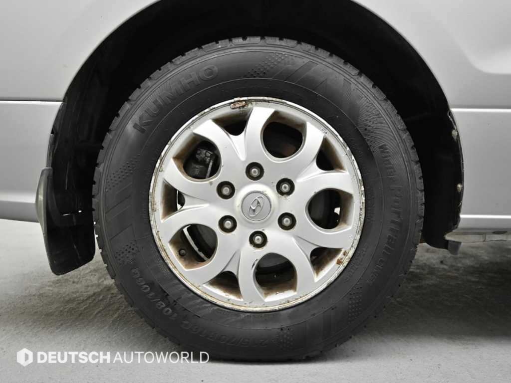 Hyundai Starex — photo 05