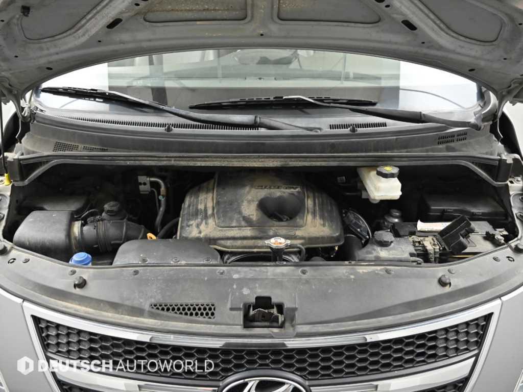 Hyundai Starex — photo 06