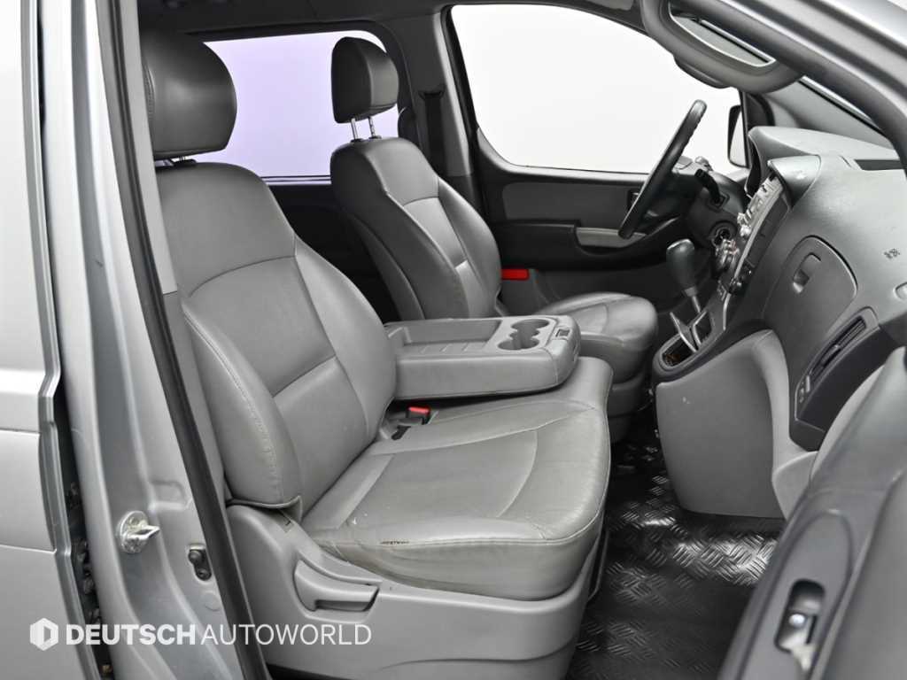 Hyundai Starex — photo 10