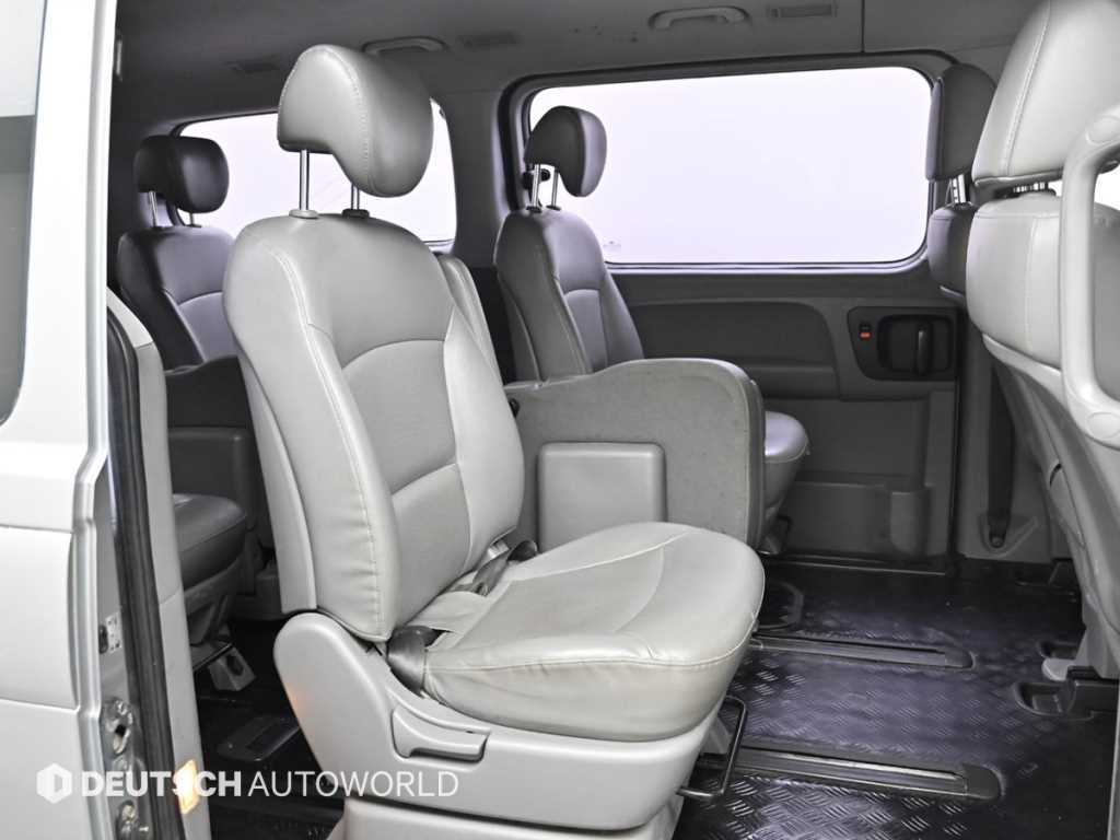 Hyundai Starex — photo 12