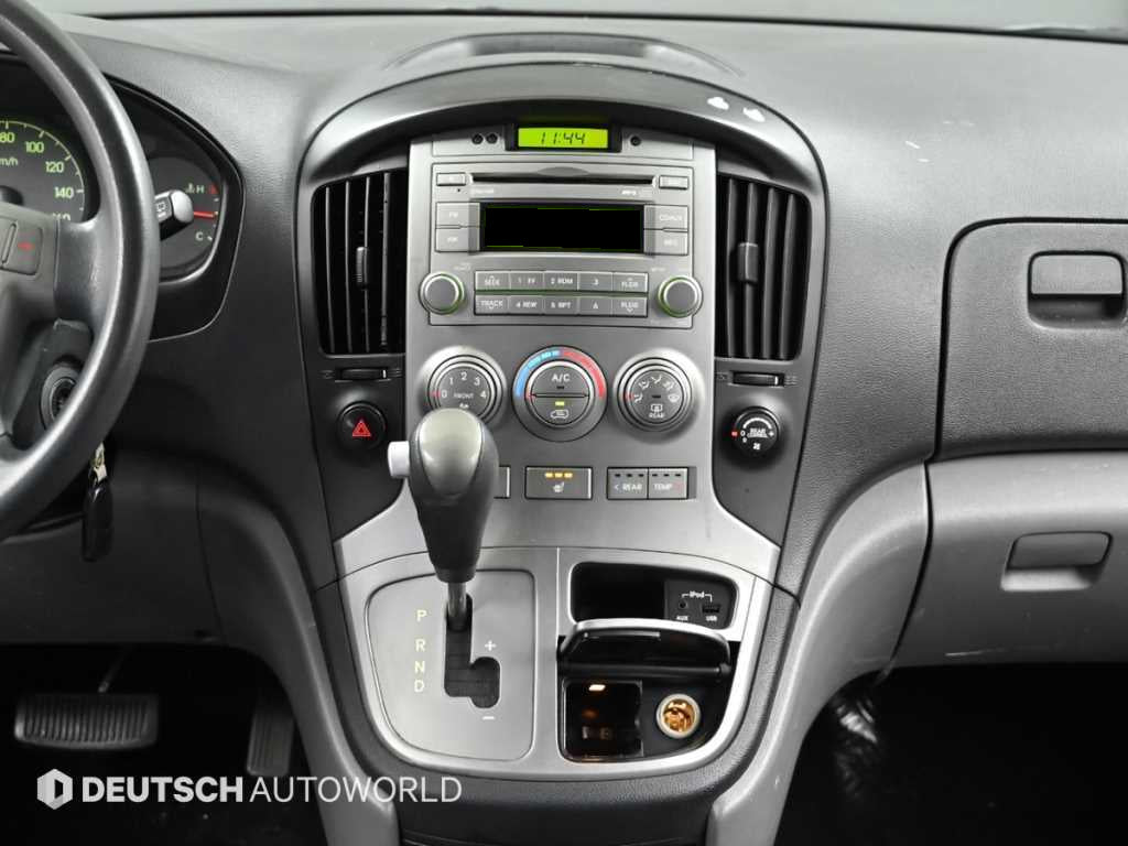 Hyundai Starex — photo 14