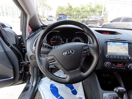 Kia K3 — photo 08
