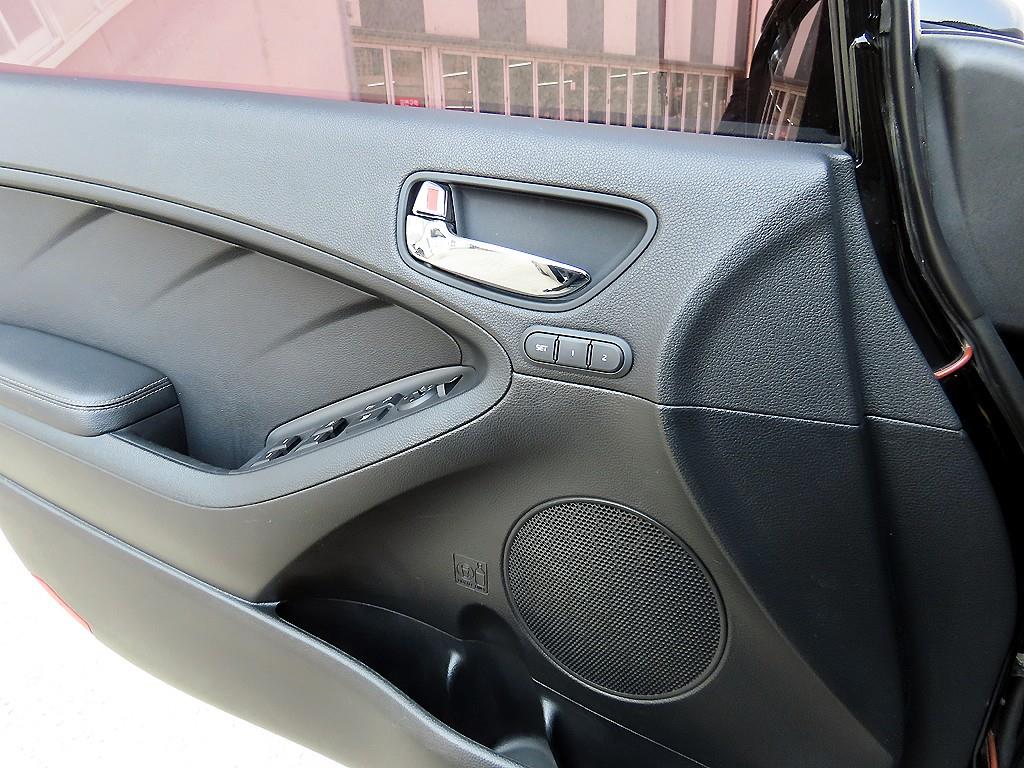 Kia K3 — photo 11