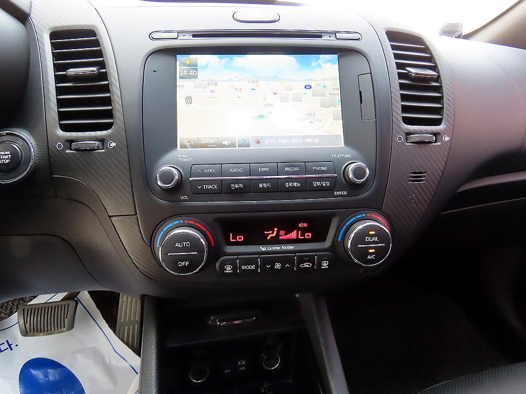 Kia K3 — photo 13
