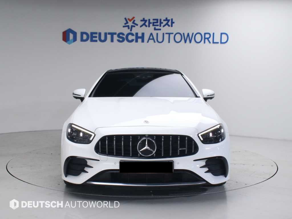 Mercedes-Benz E-Class — photo 03