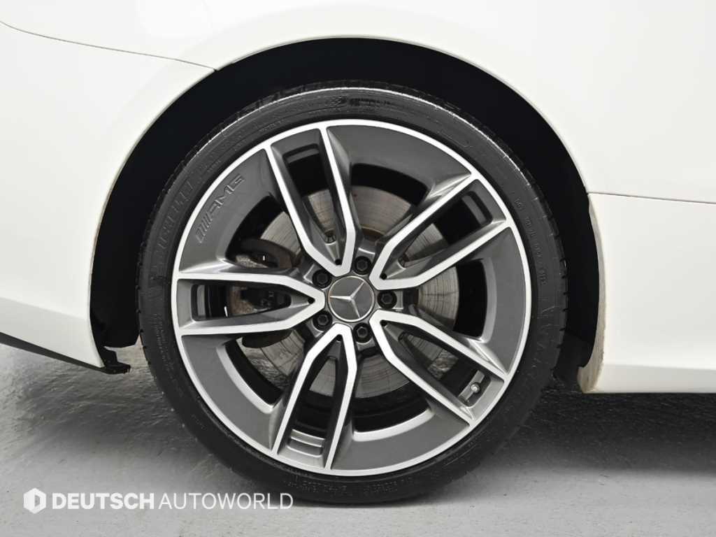 Mercedes-Benz E-Class — photo 05