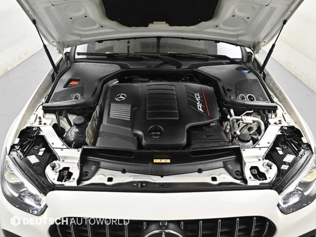 Mercedes-Benz E-Class — photo 06