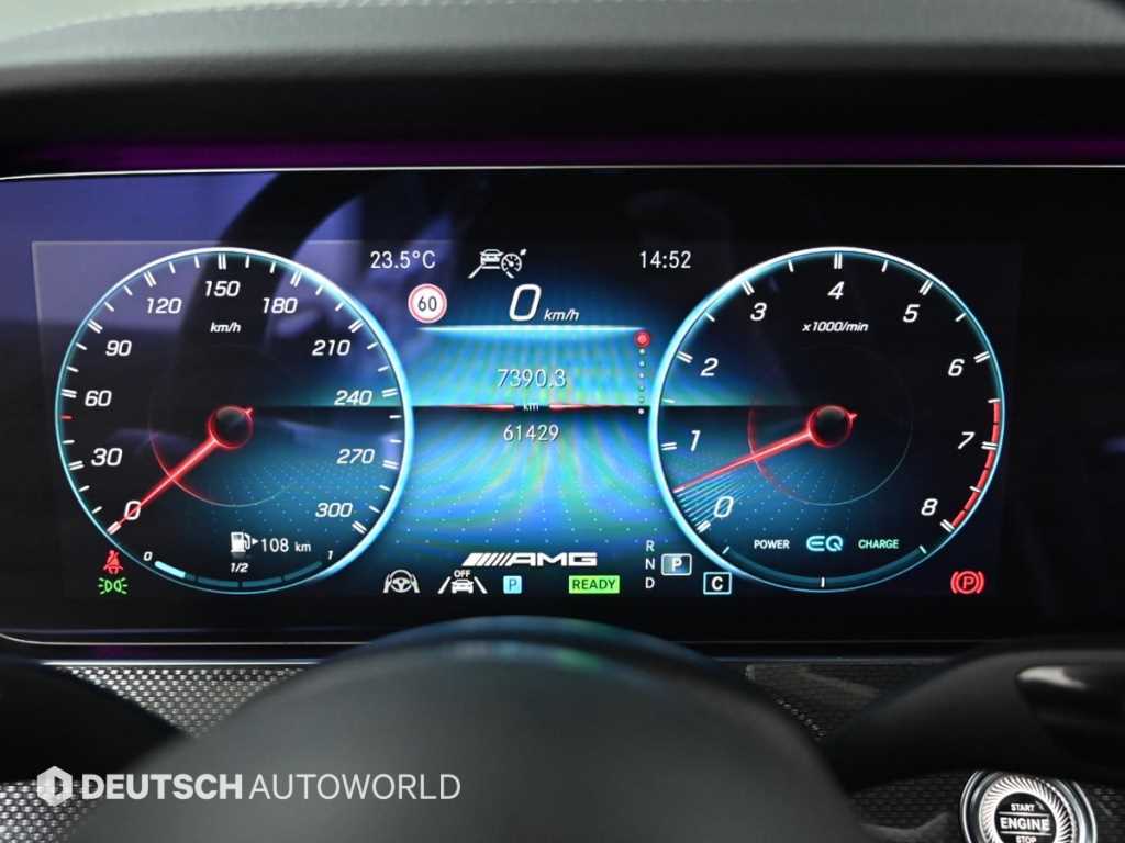 Mercedes-Benz E-Class — photo 08