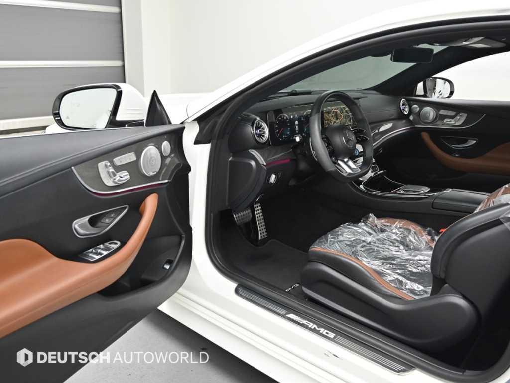 Mercedes-Benz E-Class — photo 11