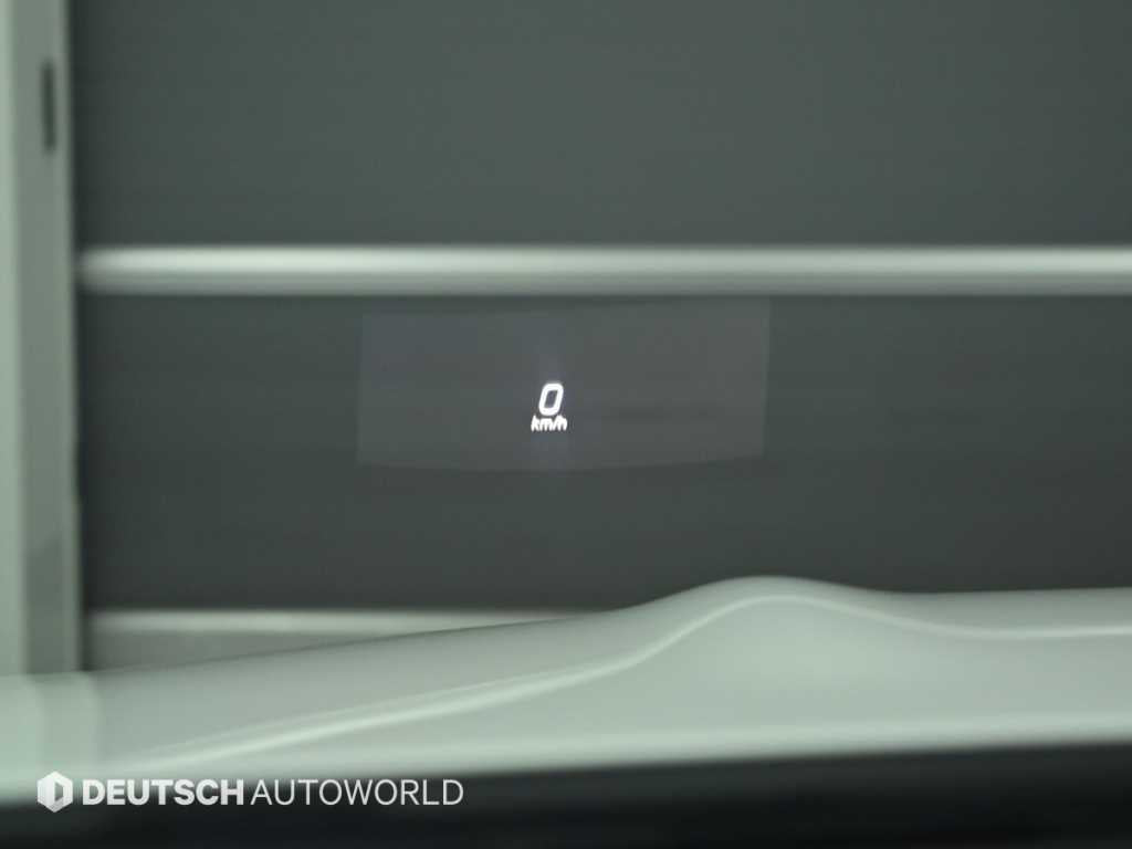 Mercedes-Benz E-Class — photo 16