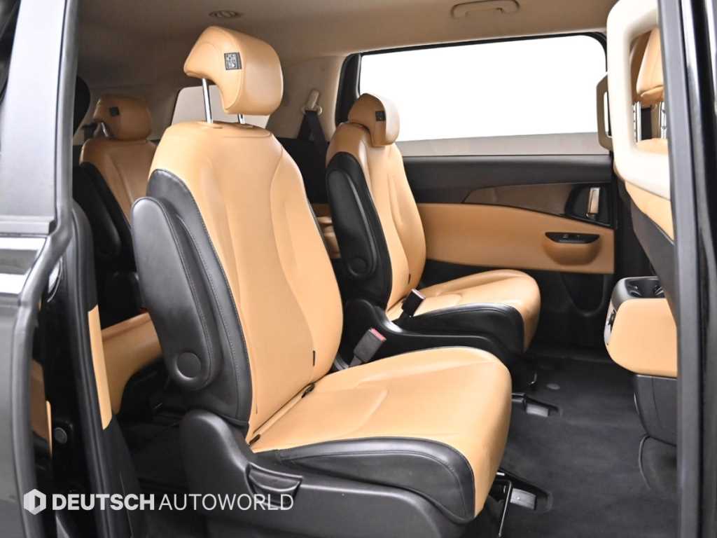 Kia Carnival — photo 12