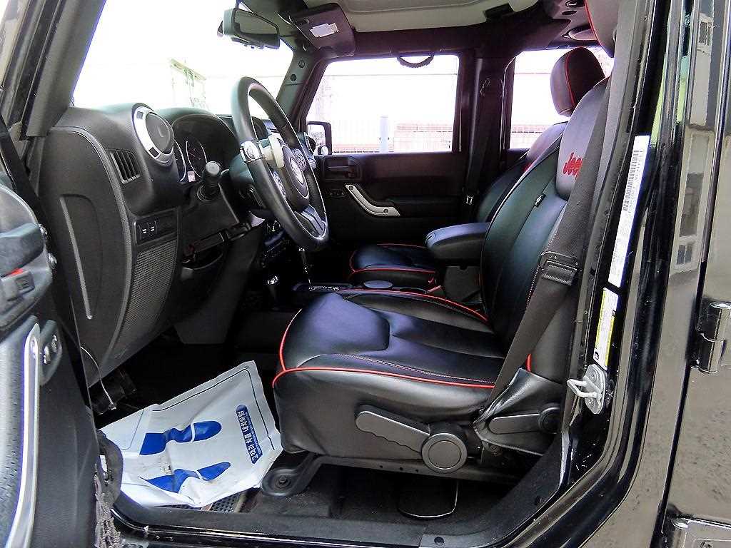 Jeep Wrangler — photo 05