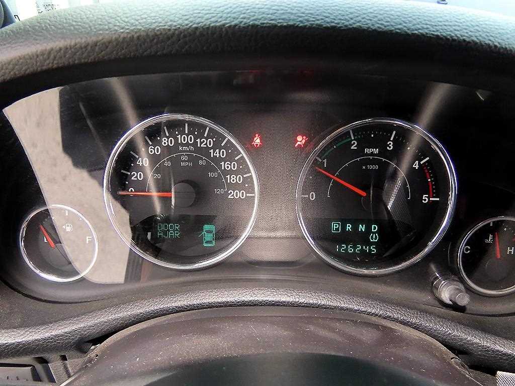 Jeep Wrangler — photo 09