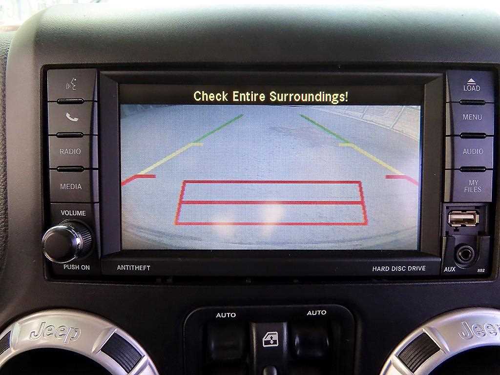 Jeep Wrangler — photo 15