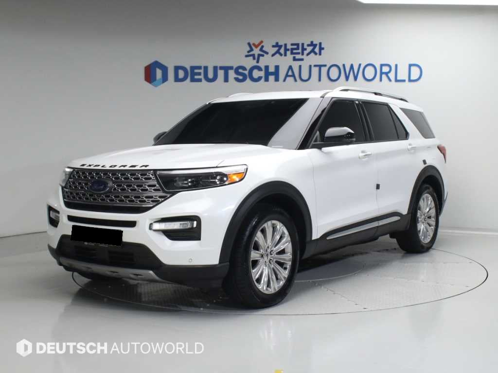 Ford Explorer — photo 01