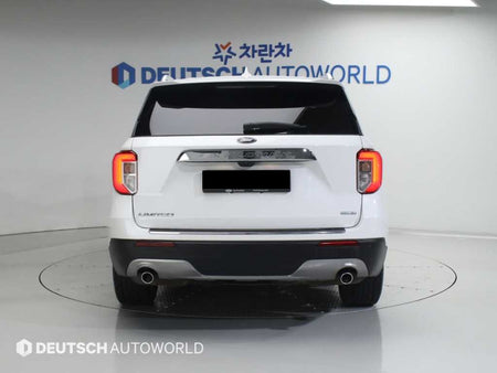 Ford Explorer — photo 04