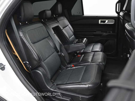 Ford Explorer — photo 12