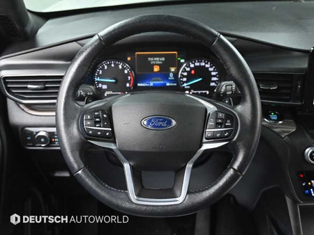 Ford Explorer — photo 13