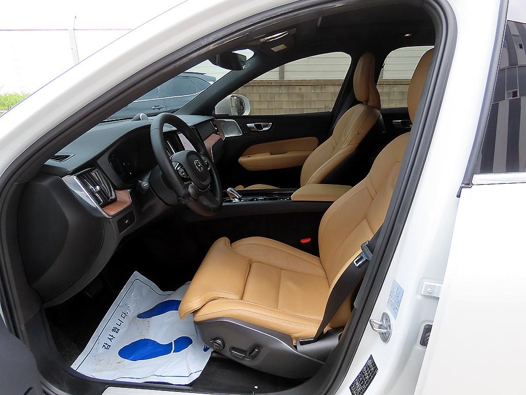 Volvo XC60 — photo 05