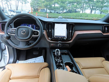 Volvo XC60 — photo 07