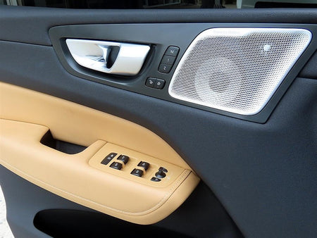 Volvo XC60 — photo 12
