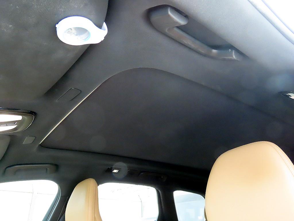 Volvo XC60 — photo 18
