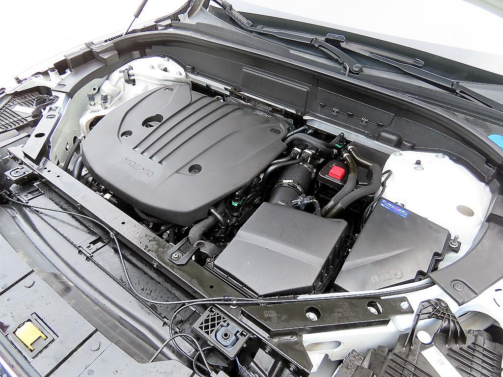 Volvo XC60 — photo 19