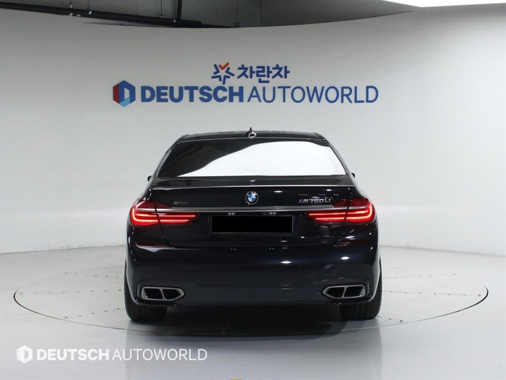 BMW 7-Series — photo 04