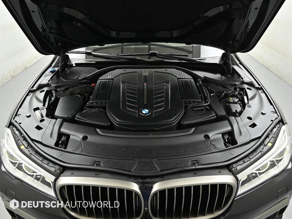BMW 7-Series — photo 06