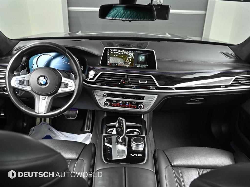 BMW 7-Series — photo 07
