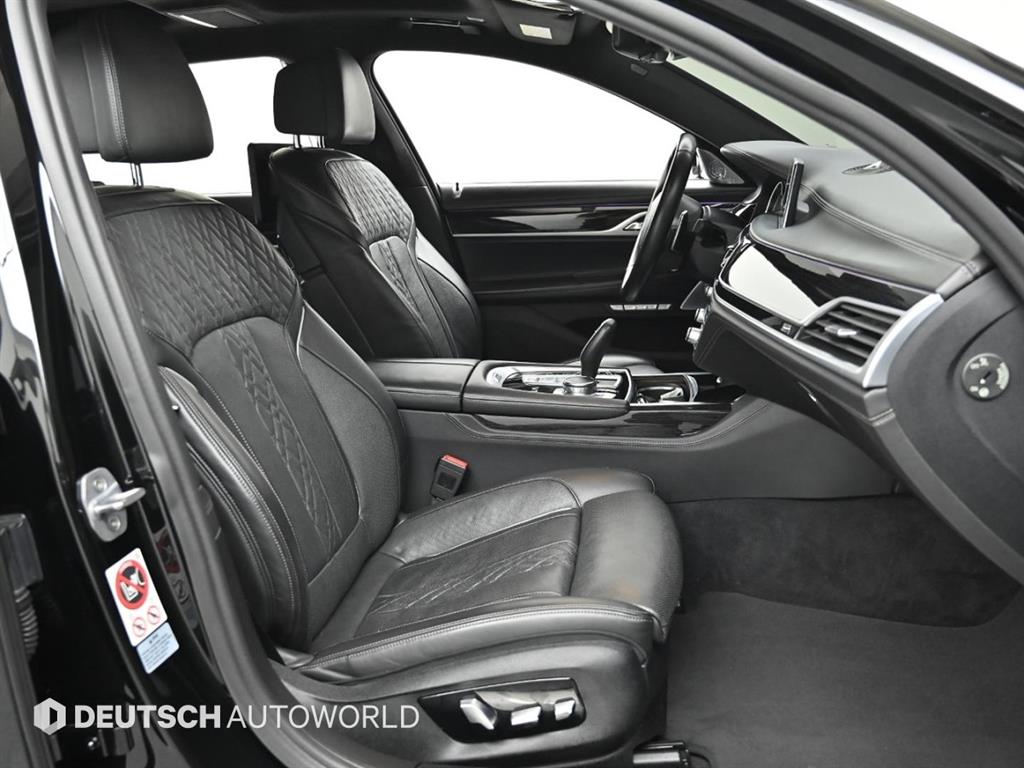 BMW 7-Series — photo 10