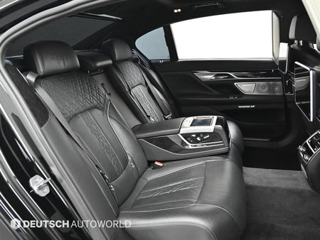 BMW 7-Series — photo 12