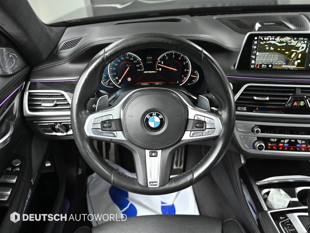 BMW 7-Series — photo 13