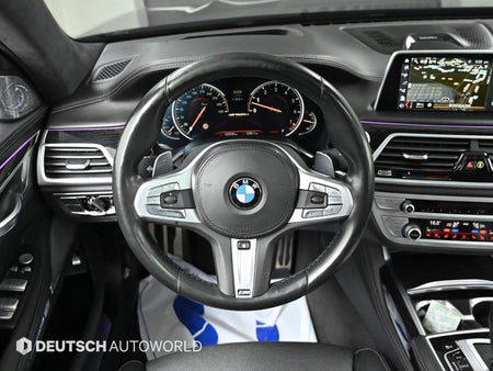 BMW 7-Series — photo 13