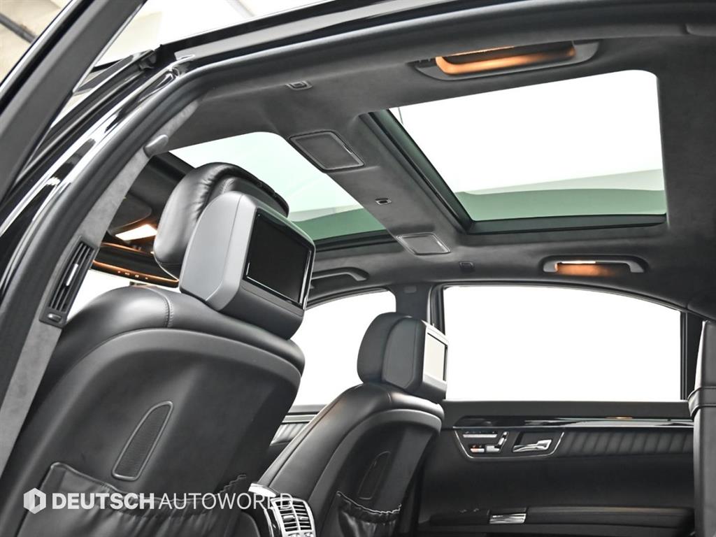 Mercedes-Benz S-Class — photo 17