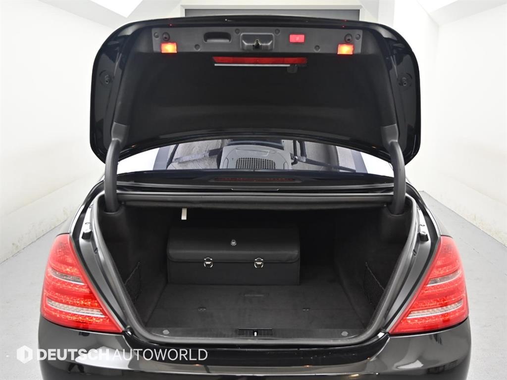 Mercedes-Benz S-Class — photo 18