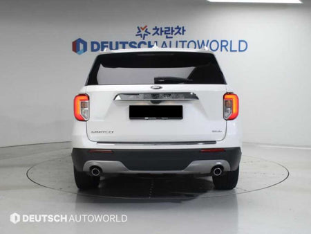 Ford Explorer — photo 04