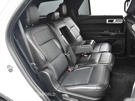 Ford Explorer — photo 12