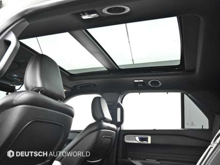 Ford Explorer — photo 18