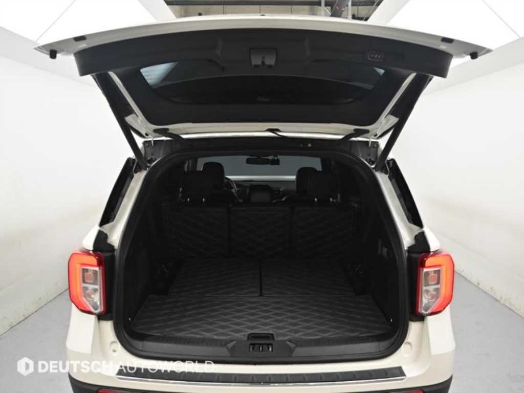 Ford Explorer — photo 19