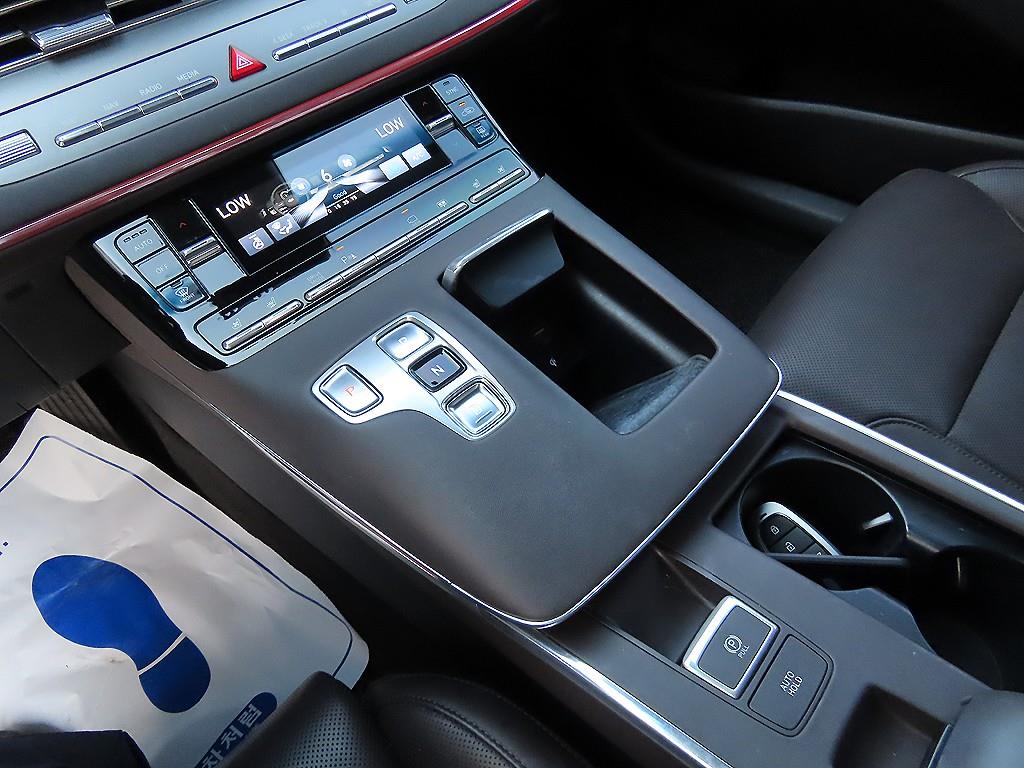 Hyundai Grandeur — photo 10