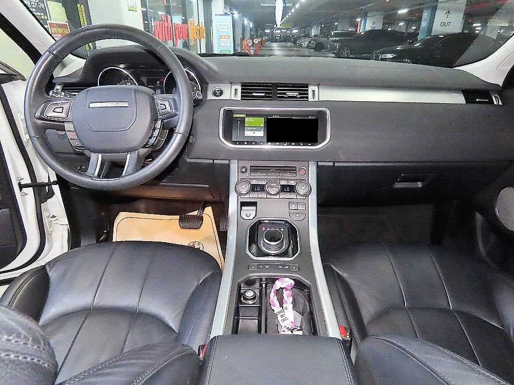 Land Rover Range Rover Evoque — photo 10