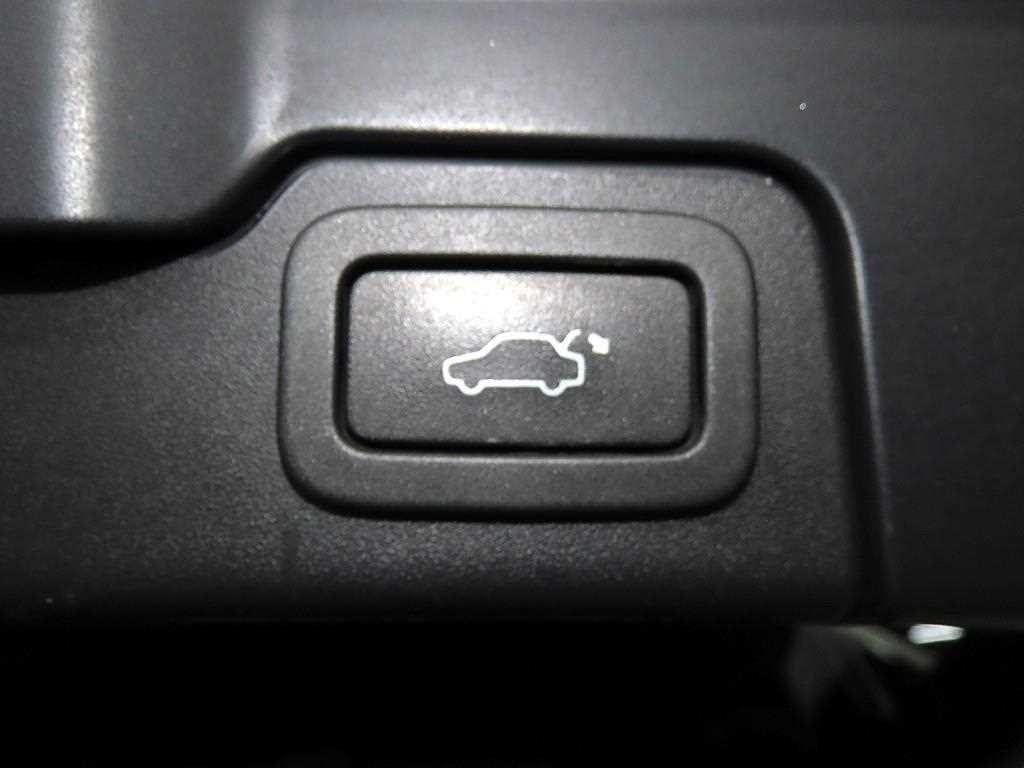 Land Rover Range Rover Evoque — photo 16