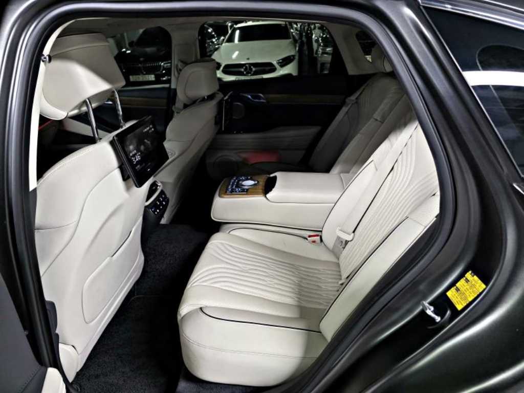 Genesis G80 — photo 08