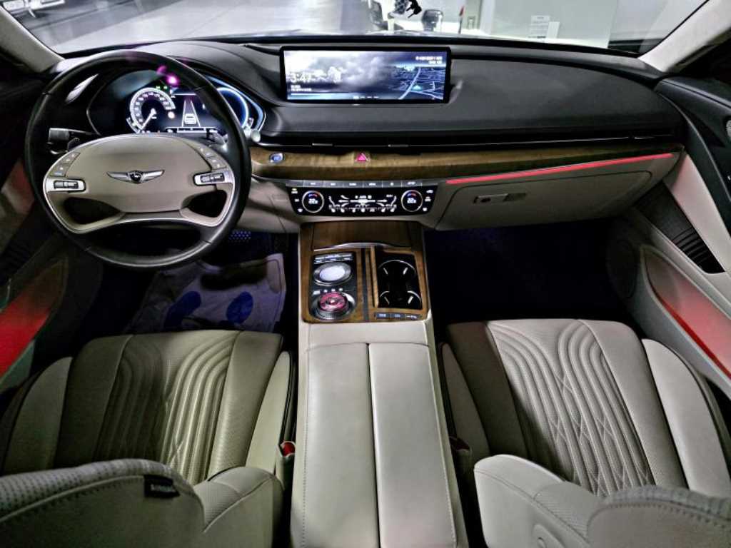 Genesis G80 — photo 09