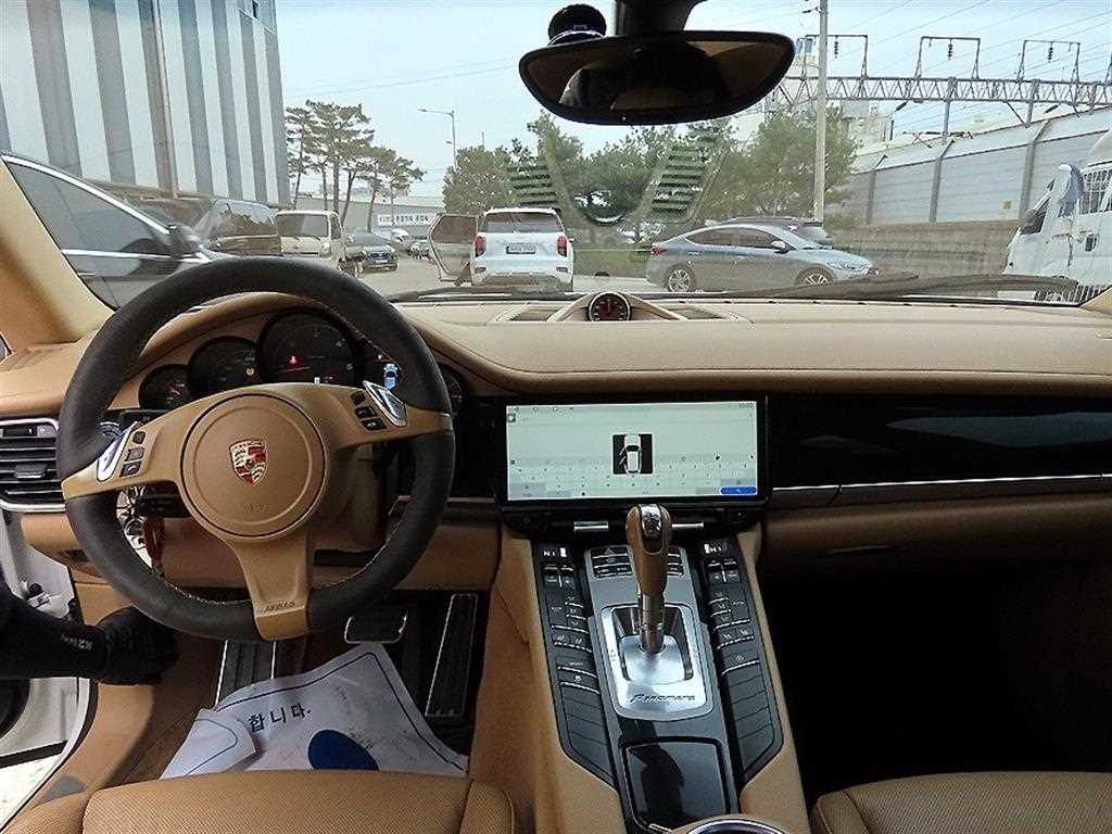 Porsche Panamera — photo 07